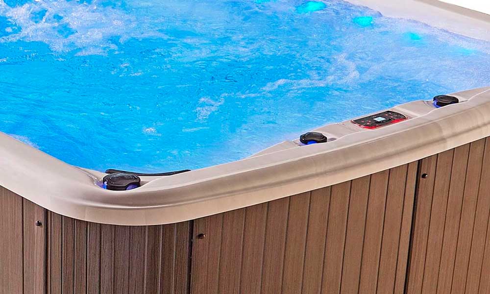 jacuzzi exterior swim spa